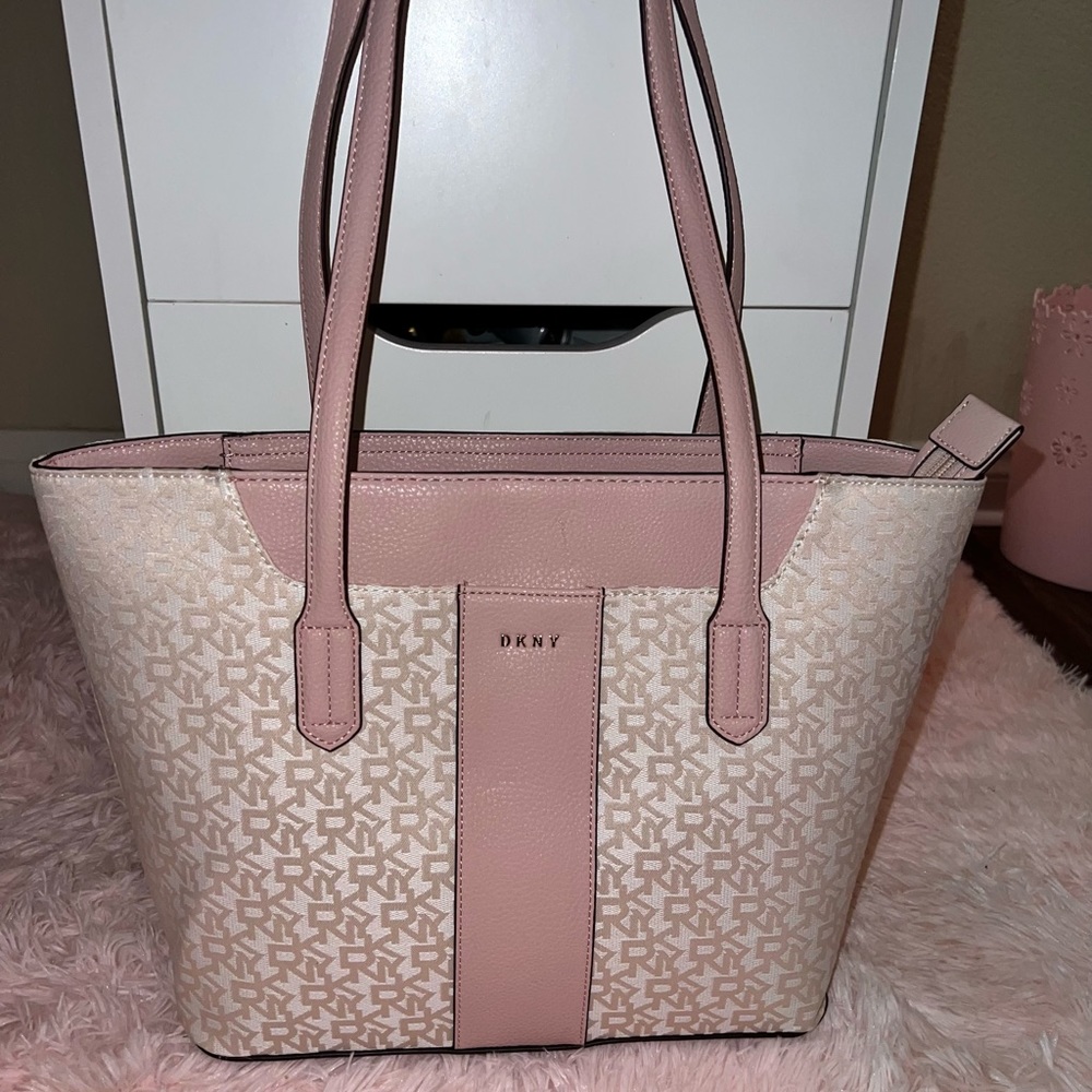 DKNY NOCHO-EW TOTE